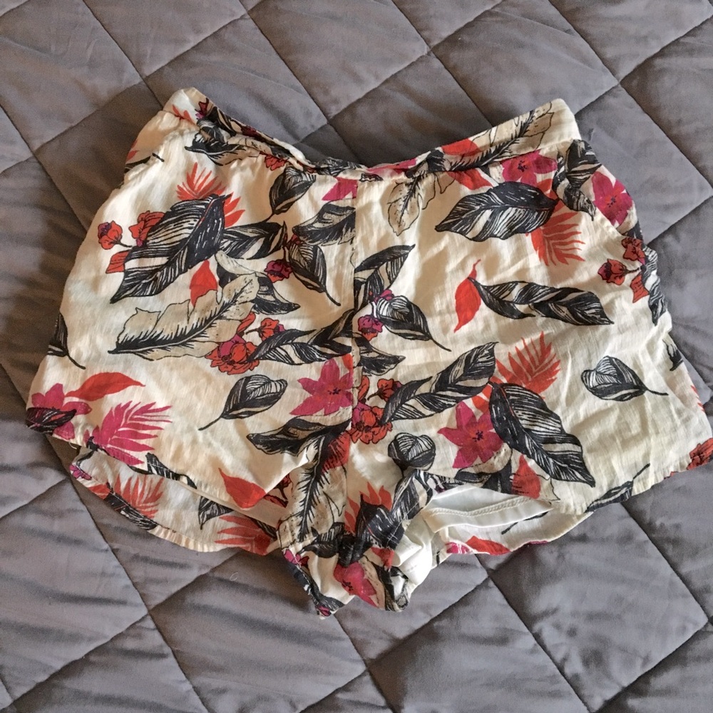Xhileration Cream Fabric Shorts